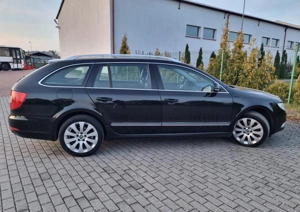 Skoda Superb cena 37900 przebieg: 299251, rok produkcji 2012 z Czarne małe 596